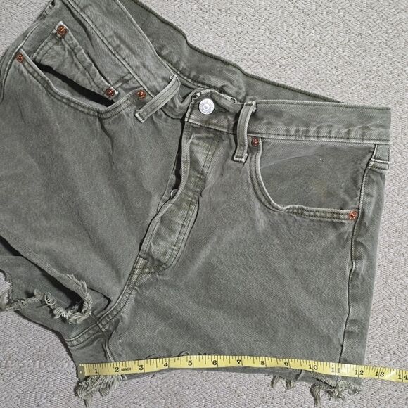 Levi's 501 Green High Rise Button Fly Frayed Hem Jean Shorts - Size 31 - Picture 10 of 13